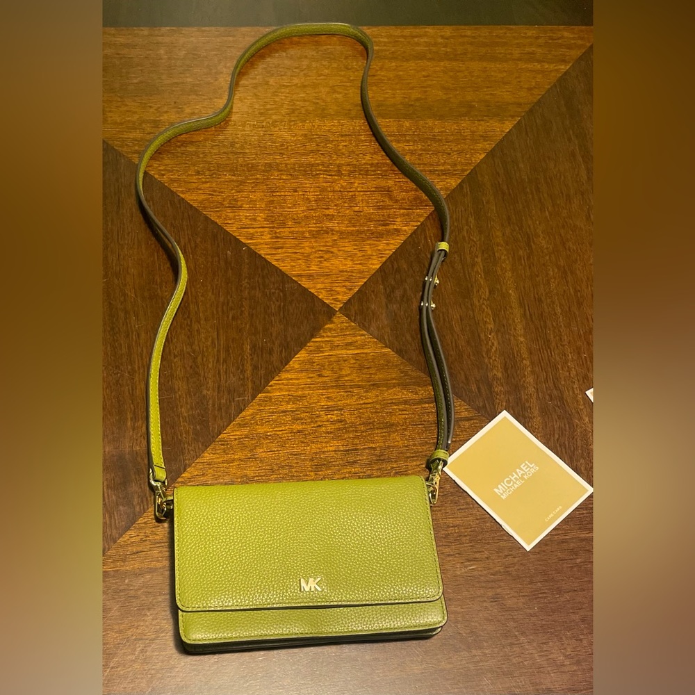 NWOT Micheal Kors oilve green wallet/crossbody